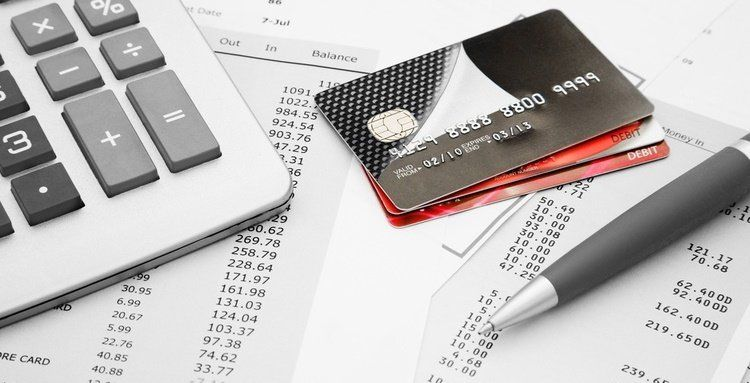 [Chi tiết] Cách tính lãi suất thẻ tín dụng khi trả chậm