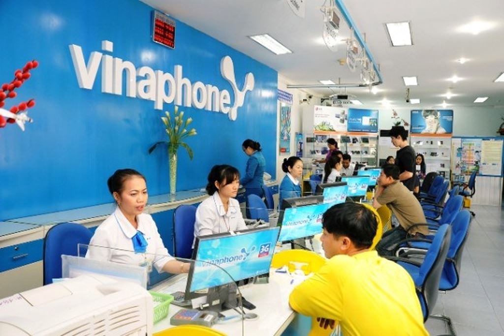 Hãy đến điểm giao dịch của Vinaphone để lấy mã sim (Nguồn: baodautu.vn)