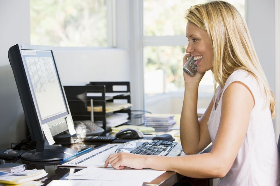 Có sim số đẹp bạn tự tin giao tiếp với khách hàng  (Nguồn: kenhtuyensinh.vn)