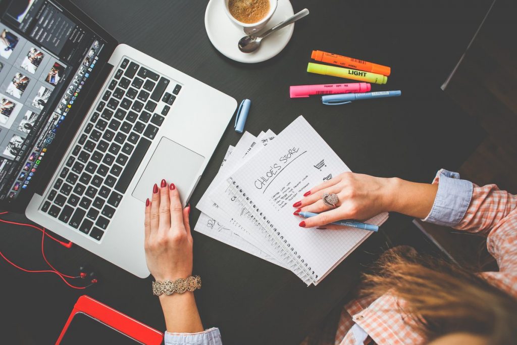 Nghề viết lách có nhiều "đất dụng võ" nhất với các bạn gái