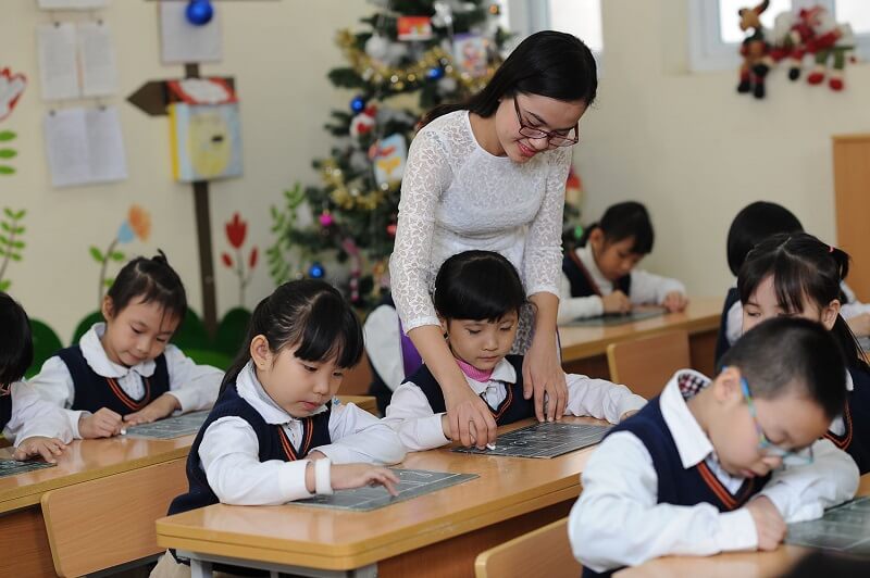 Cô giáo như mẹ hiền