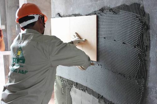 Cách dán gạch lên tường đúng cách