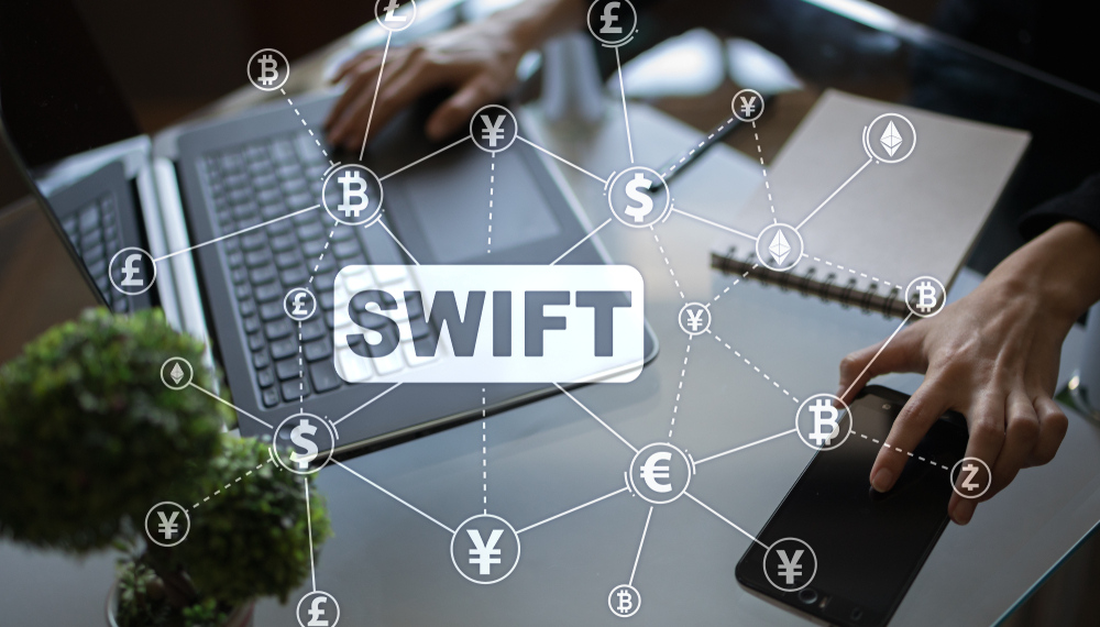 LINK coin là đối tác với SWIFT
