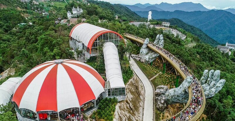 Cầu Vàng Đà Nẵng nhìn từ trên cao