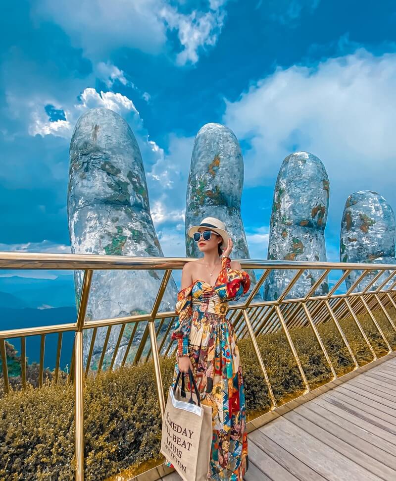 Check in cầu bàn tay vàng ở Đà Nẵng