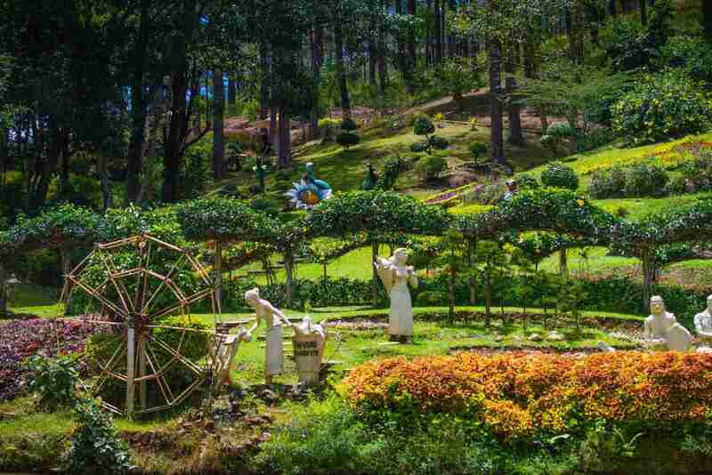 Checkin tại vườn hoa trong khu du lịch thác Prenn Đà Lạt