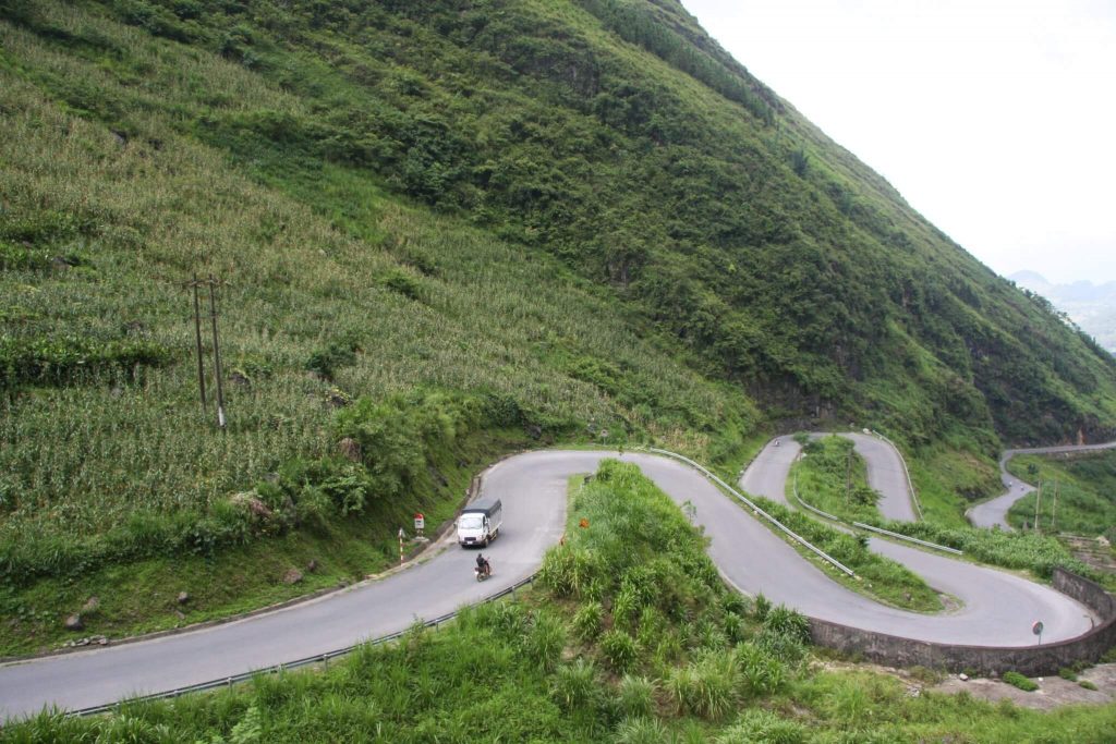 Ngắm hoa tại đèo Mã Pí Lèng
