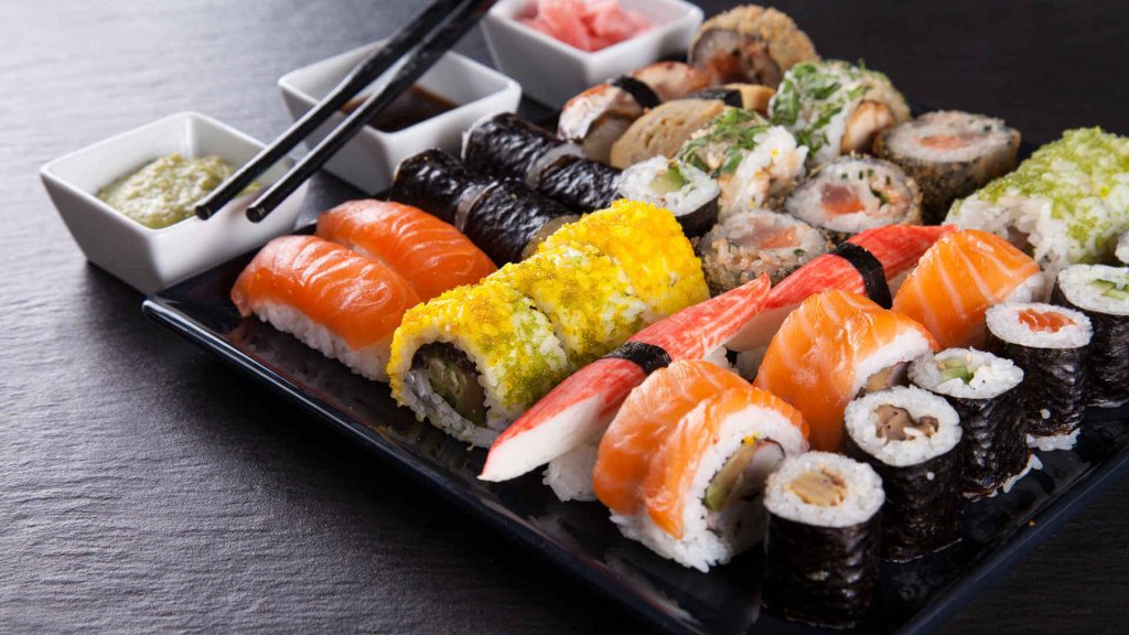 Trải nghiệm ăn sushi tại khu du lịch thác Dalanta