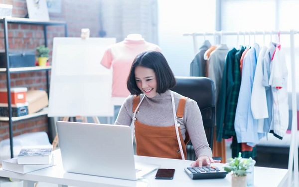 Kinh doanh tại nhà với bán quần áo online