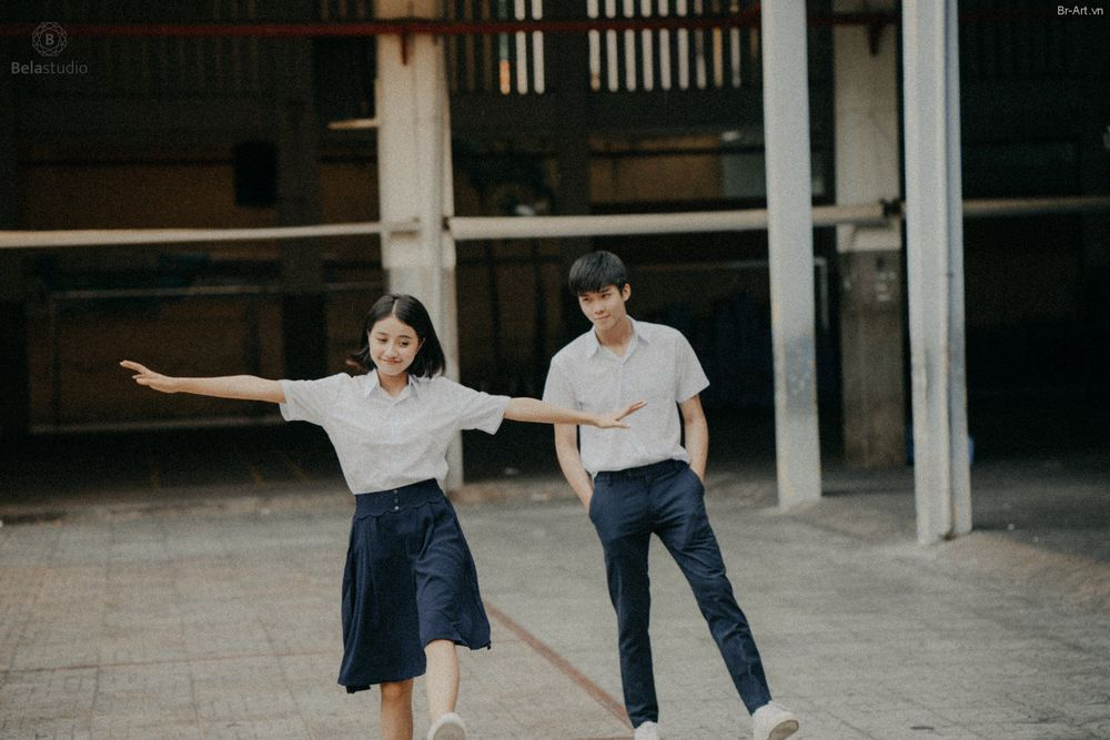 Song Ngư nữ có những cử chỉ dịu dàng, thoải mái với bạn là nàng đang để ý đến bạn đó 