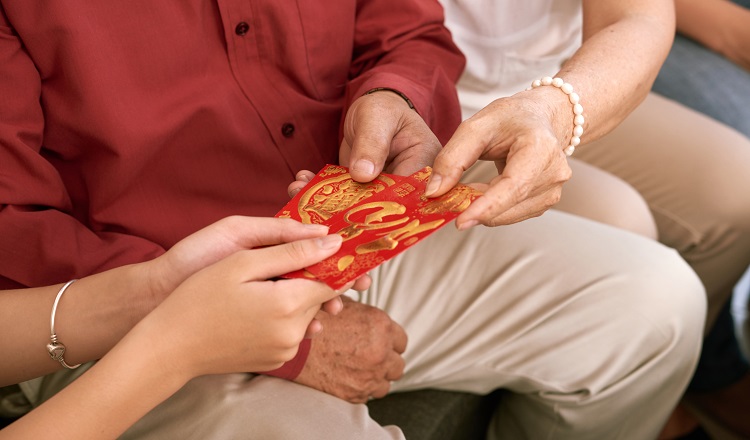 Gửi lì xì cho người thân