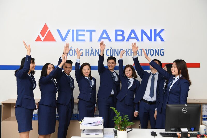 Lịch sử ngân hàng Việt Á