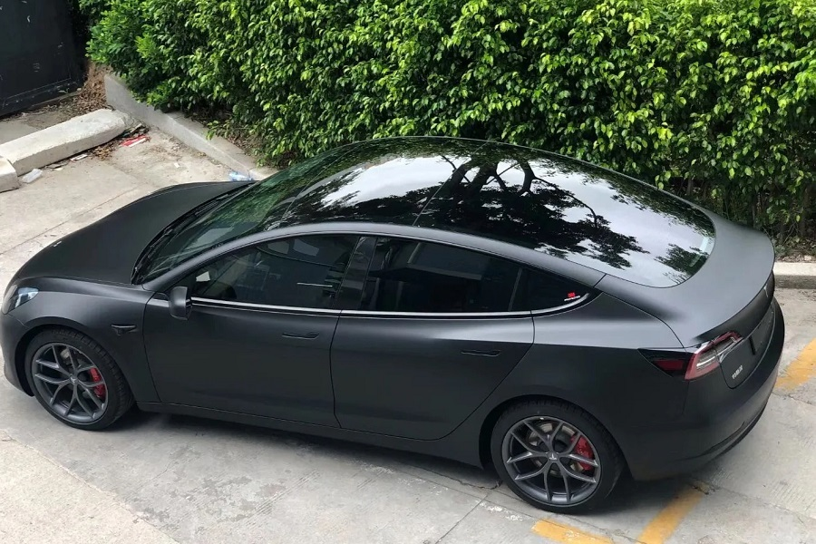 Dán decal nóc xe ô tô có bị phạt không